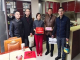 心系困难群众 情暖天鹅湖畔