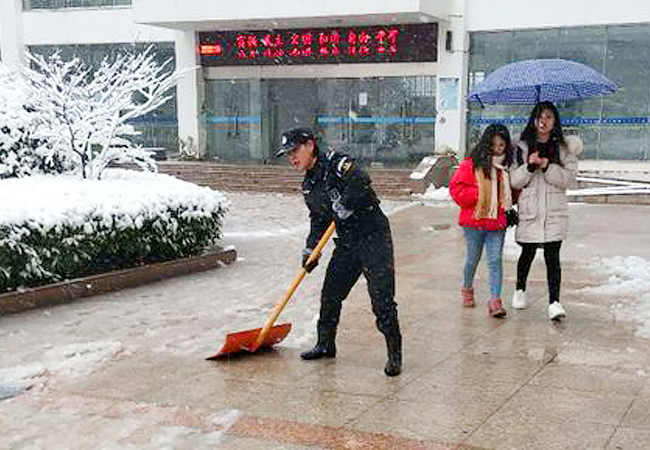 阡陌物业2019年首场大雪除雪纪实(图1) 阡陌物业2019年首场大雪除雪纪实(图1)