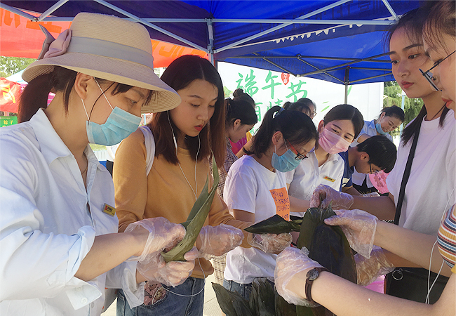 品味端午、放“粽”校园 ——阡陌物业第二届传统文化节在十所高校同时举办(图2)