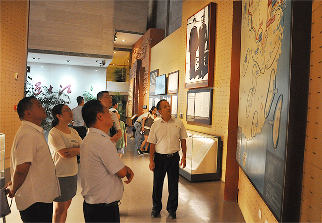 阡陌物业党员职工赴渡江战役纪念馆开展 “不忘初心、牢记使命”主题教育考察学习活动(图3)