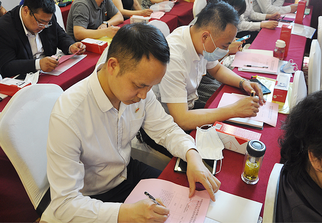 参加基层选举  助力街区建设(图2)